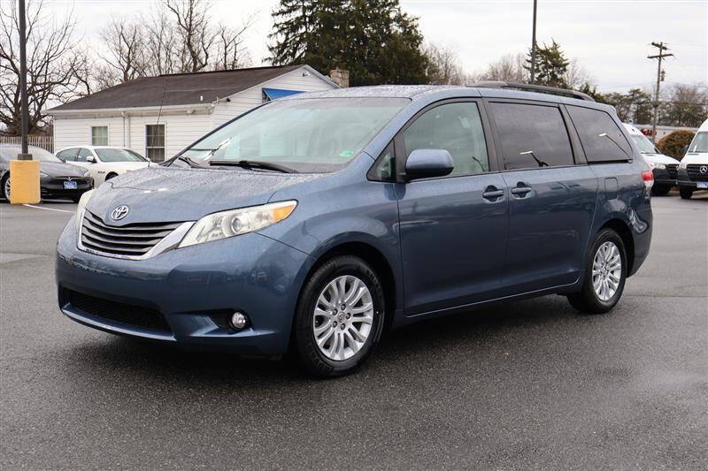 2014 Toyota Sienna XLE 8-Passenger