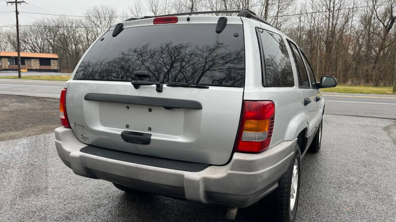 2004 Jeep Grand Cherokee Laredo photo 17