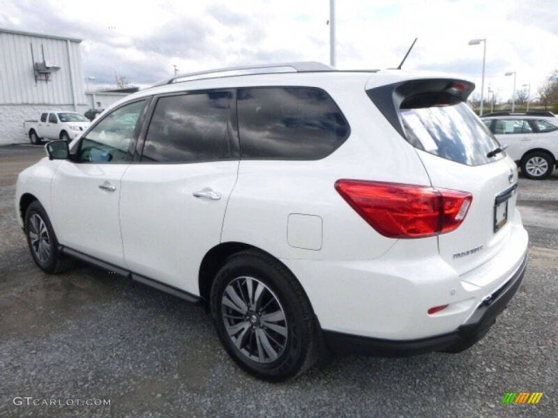 2016 Nissan Pathfinder SL