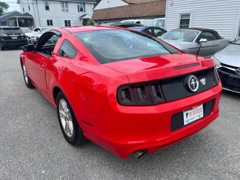 2014 Ford Mustang V6
