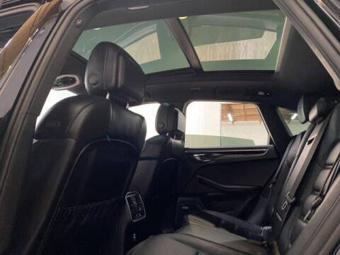 2023 Porsche Macan T