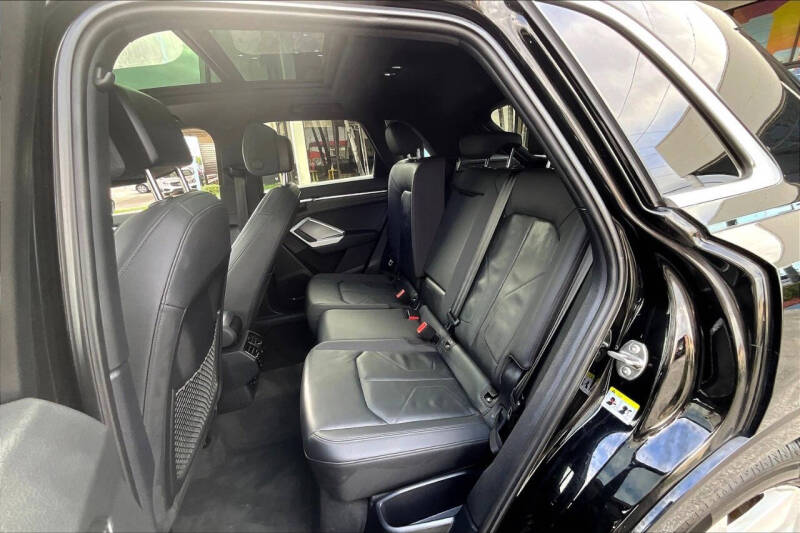 2023 Audi Q3 quattro Premium Plus 40 TFSI