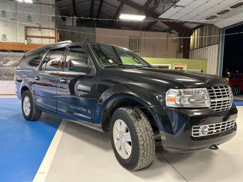 2011 Lincoln Navigator L