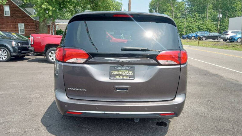 2017 Chrysler Pacifica Touring-L