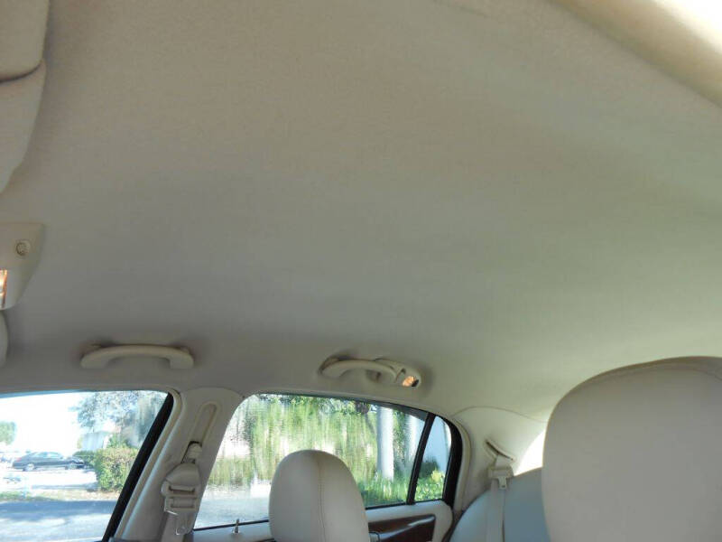 2003 Lincoln Town Car Cartier