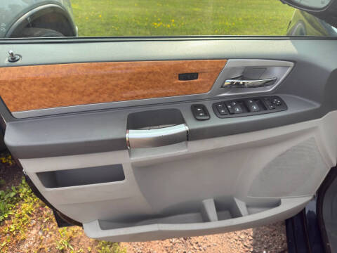 2009 Chrysler Town and Country Limited