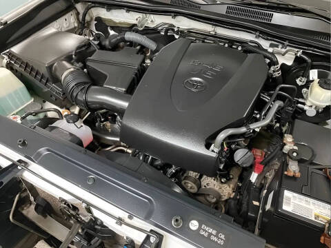 2017 Toyota Tacoma SR V6