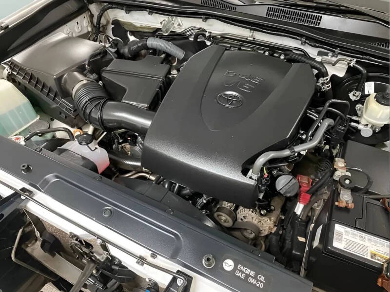 2017 Toyota Tacoma SR V6