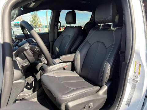 2026 Chrysler Voyager LX