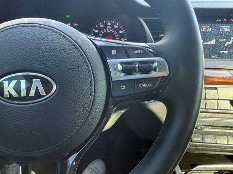 2017 Kia Cadenza Premium