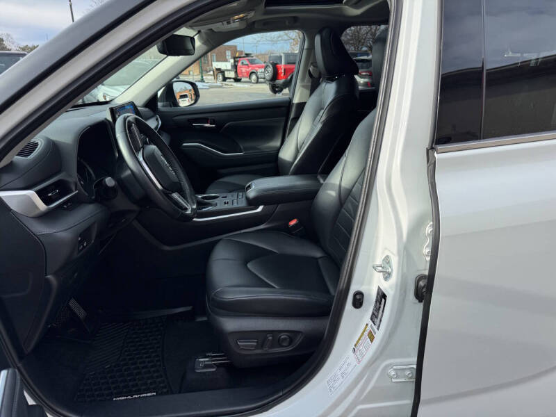 2022 Toyota Highlander XLE