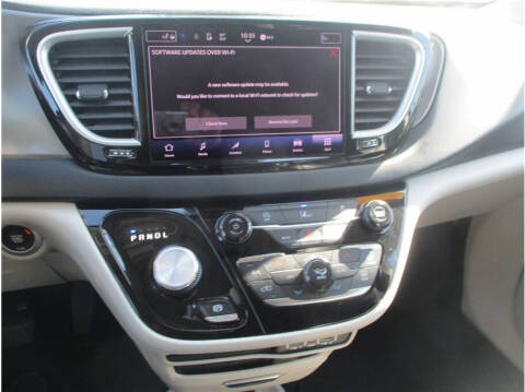2022 Chrysler Pacifica Touring L