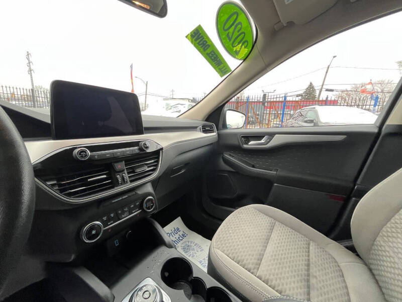 2020 Ford Escape SE