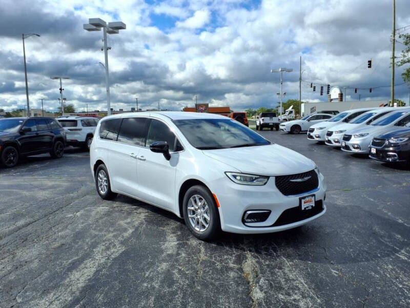 2026 Chrysler Pacifica Select