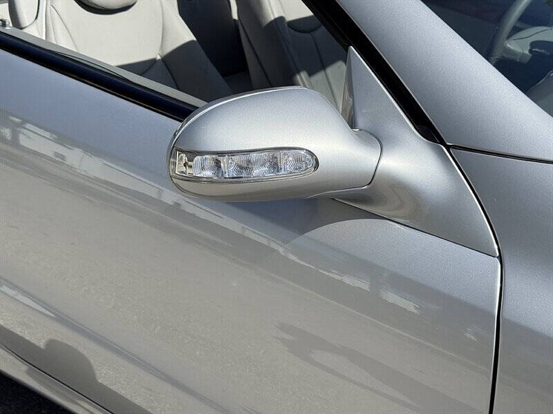 2003 Mercedes-Benz SL-Class 22
