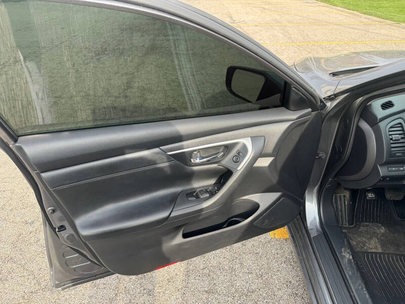 2016 Nissan Altima 2.5 SR