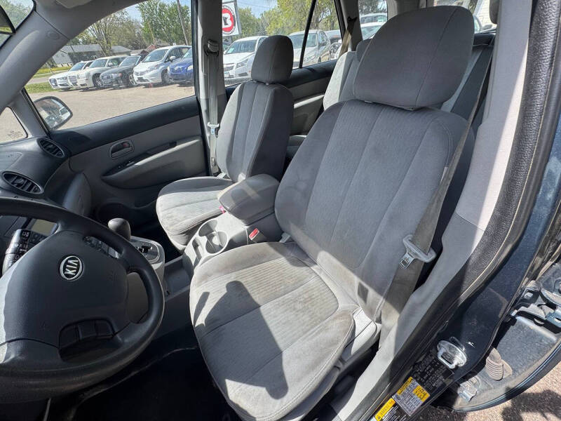 2009 Kia Rondo EX