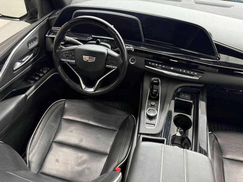 2023 Cadillac Escalade Sport