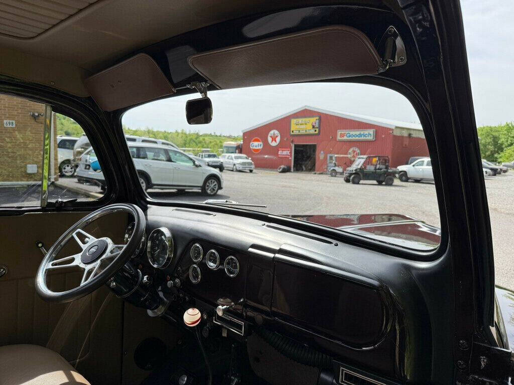 1952 Ford F1 40