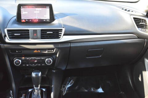 2018 Mazda MAZDA3 Touring