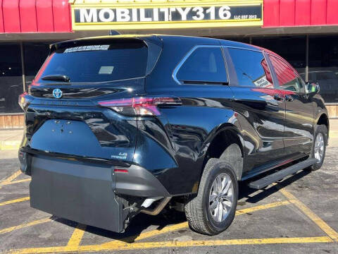 2025 Toyota Sienna LE 8-Passenger