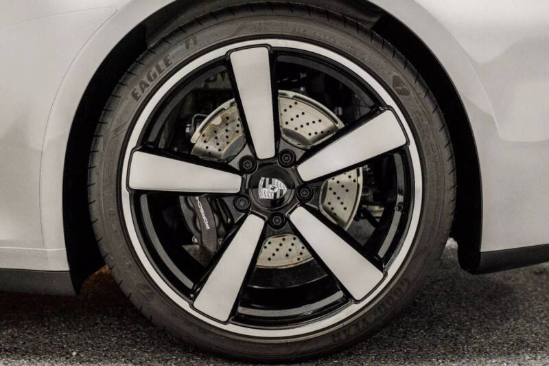 2025 Porsche 911 Carrera