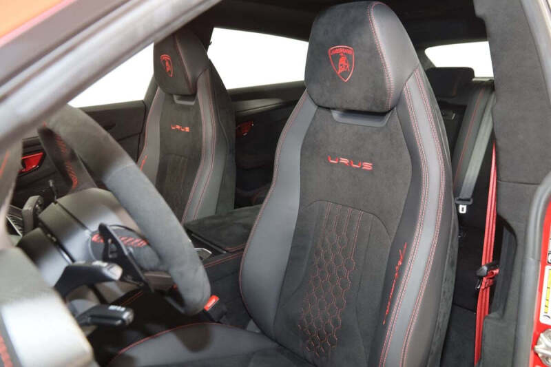 2024 Lamborghini Urus Performante