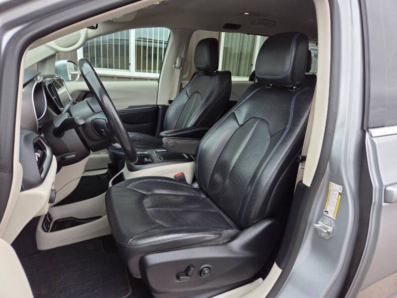 2021 Chrysler Pacifica Touring L