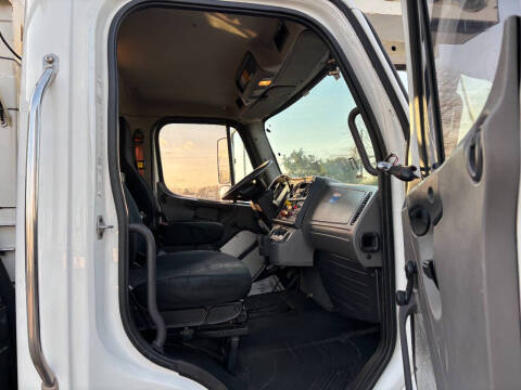 2015 Freightliner M2 106