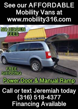 2013 Chrysler Town and Country for sale at Affordable Mobility Solutions, LLC - Mobility/Wheelchair Accessible Inventory-Wichita in Wichita KS
