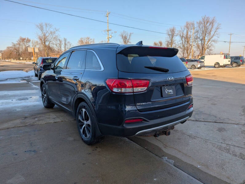 2016 Kia Sorento EX V6