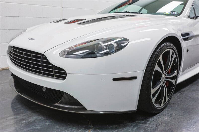 2011 Aston Martin V12 Vantage