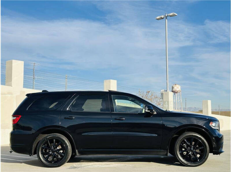 2017 Dodge Durango R/T photo 12