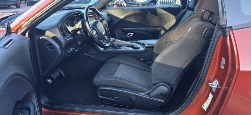 2021 Dodge Challenger SXT