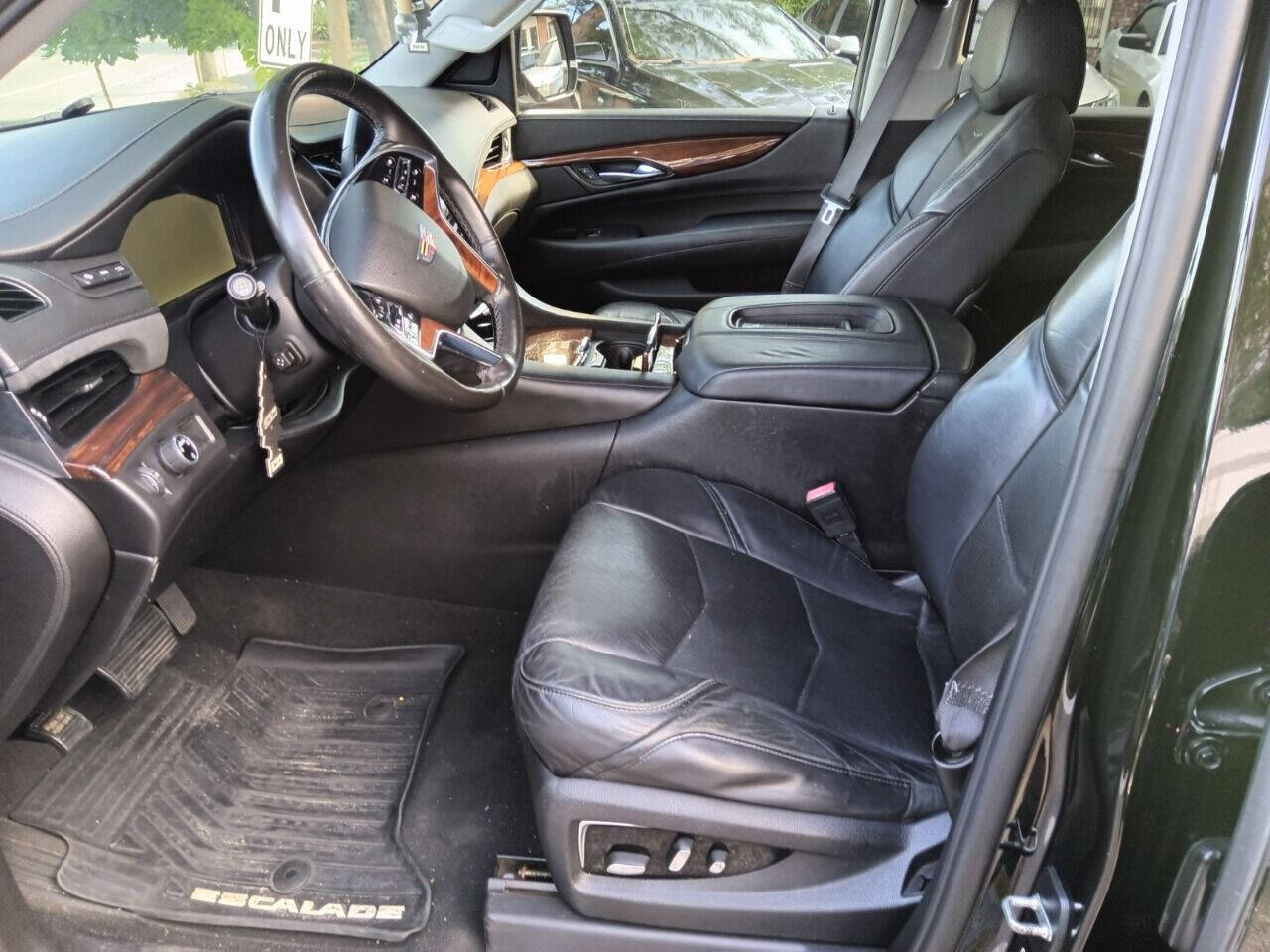2015 CADILLAC Escalade SUV / Crossover - $23,950