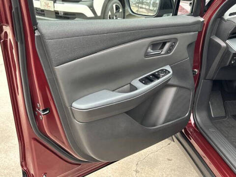 2026 Nissan LEAF Platinum+