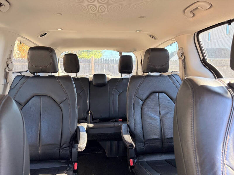 2020 Chrysler Pacifica Touring L