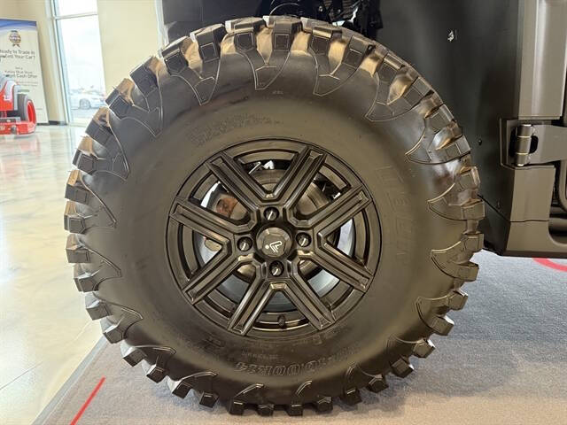 2025 Segway UT10 CREW