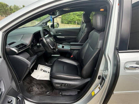 2021 Toyota Sienna XSE 7-Passenger