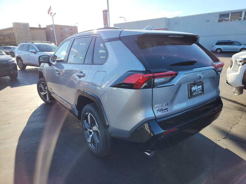 2025 Toyota RAV4 Plug-in Hybrid SE