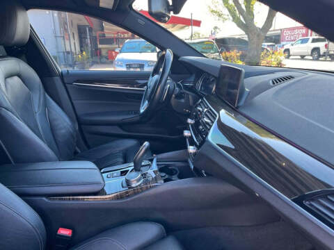 2019 BMW 5 Series 530i