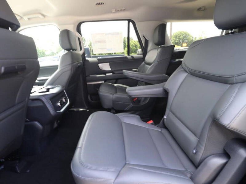 2027 Ford Expedition MAX Active