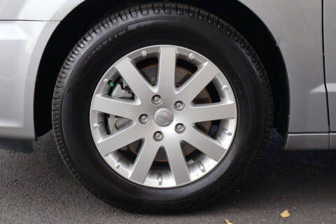 2013 Chrysler Town and Country Touring