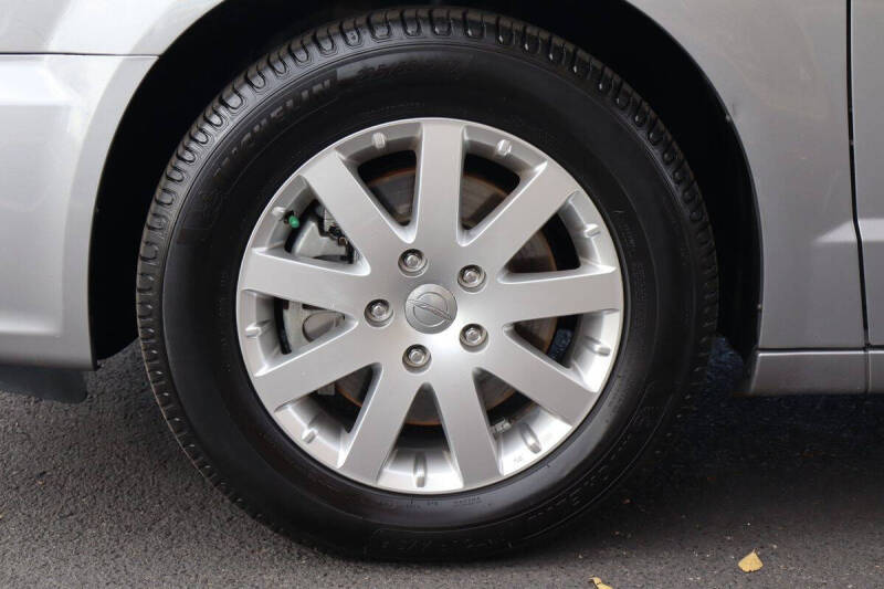 2013 Chrysler Town and Country Touring