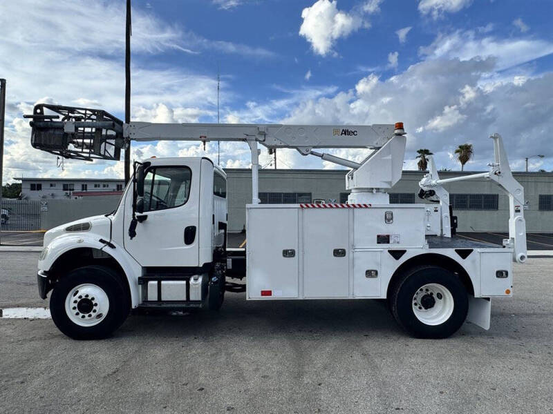 2019 Freightliner M2 106