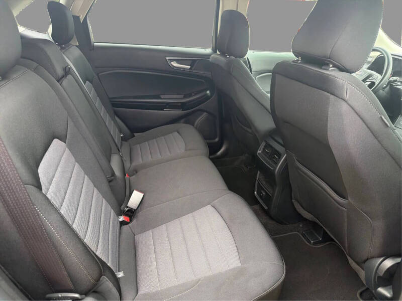 2020 Ford Edge SE