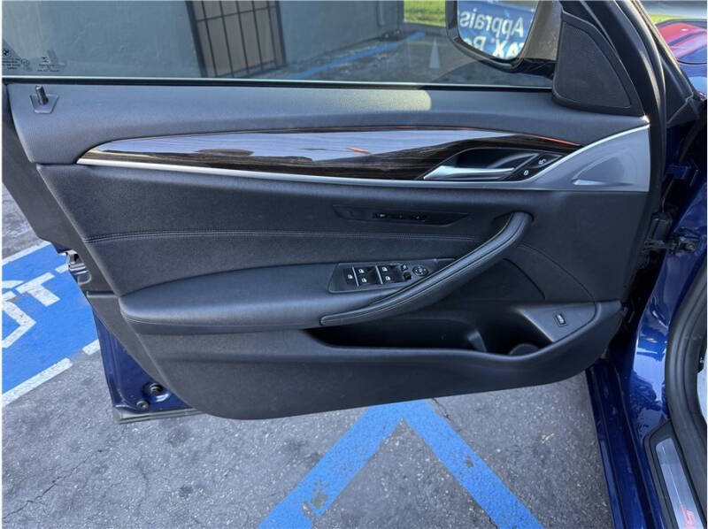 2017 BMW 5 Series 530i