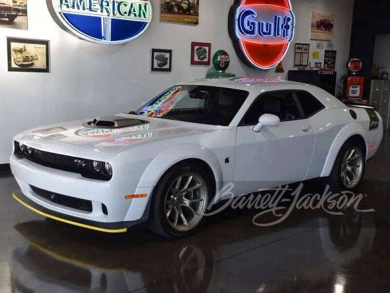 2023 Dodge Challenger R/T's photo