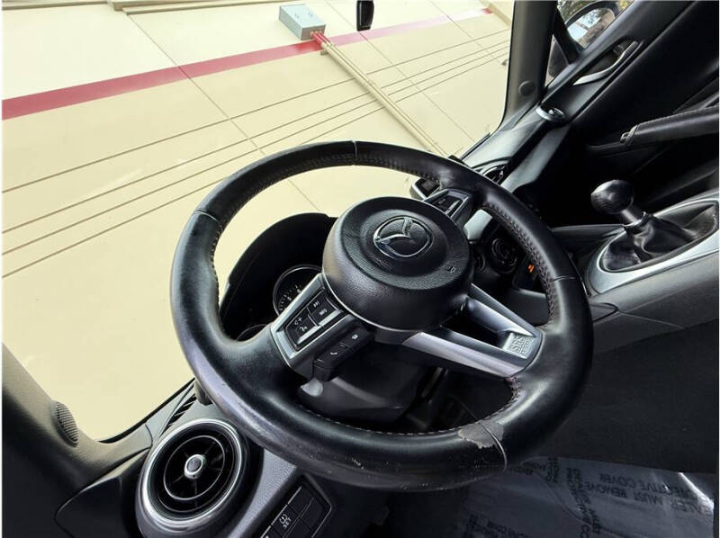 2016 Mazda MX-5 Miata Sport