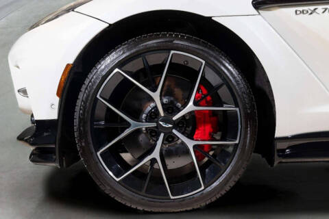 2025 Aston Martin DBX 707